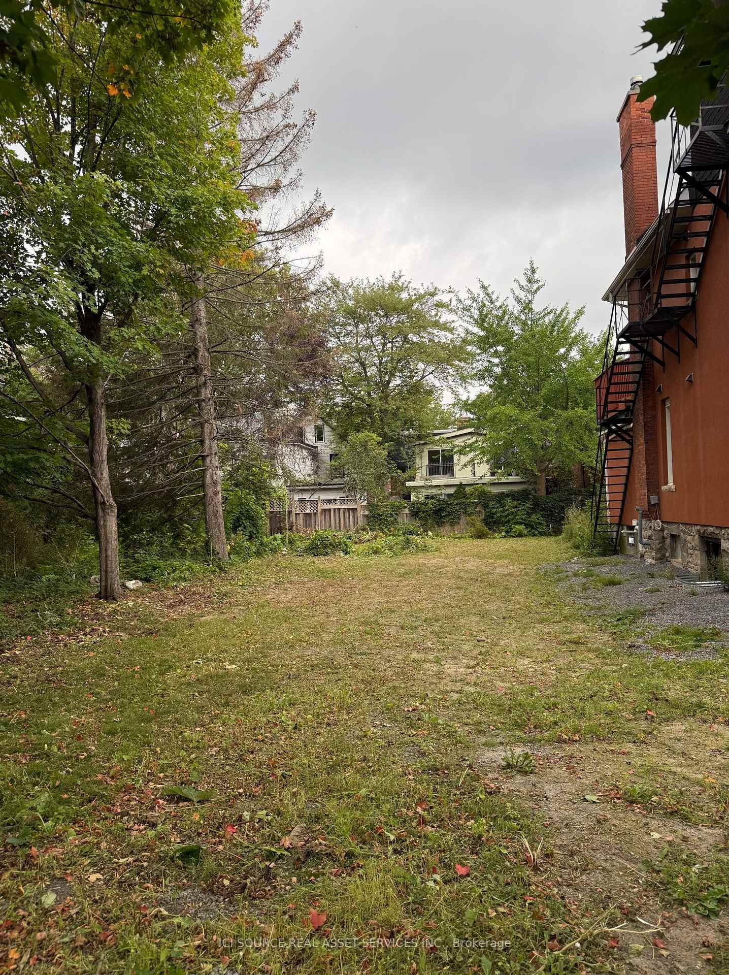 Photo 5 of 323 Daly Avenue, Ottawa, Sandy Hill — HOMEH