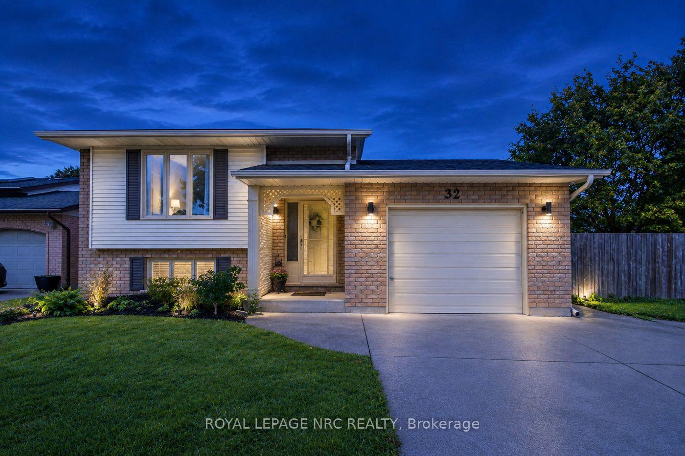Photo 2 of 32 Crestcombe Road, St. Catharines, Ridley — HOMEH