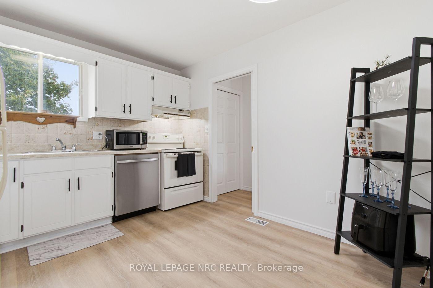 Photo 12 of 32 Crestcombe Road, St. Catharines, Ridley — HOMEH