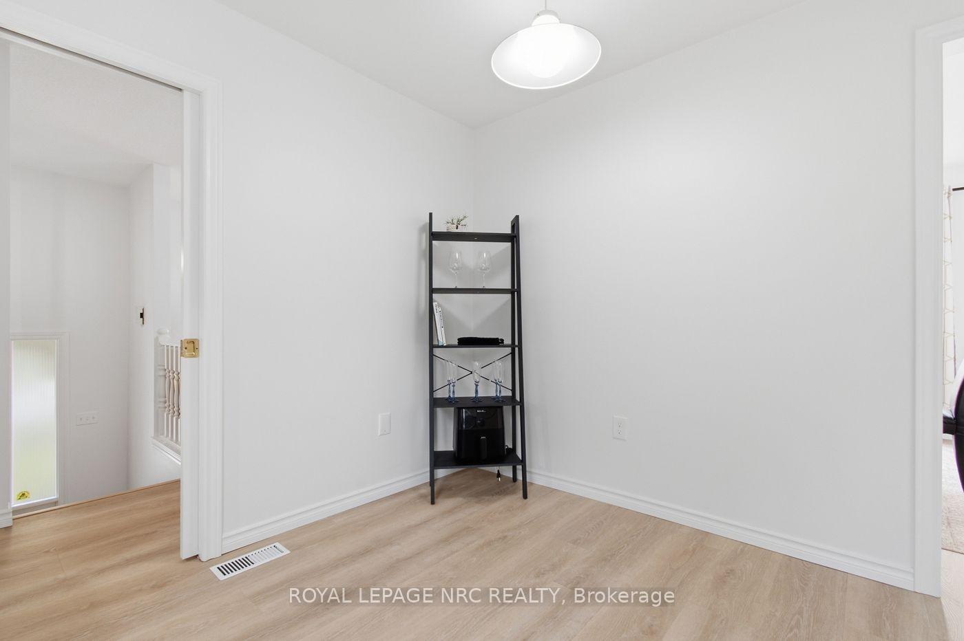 Photo 14 of 32 Crestcombe Road, St. Catharines, Ridley — HOMEH