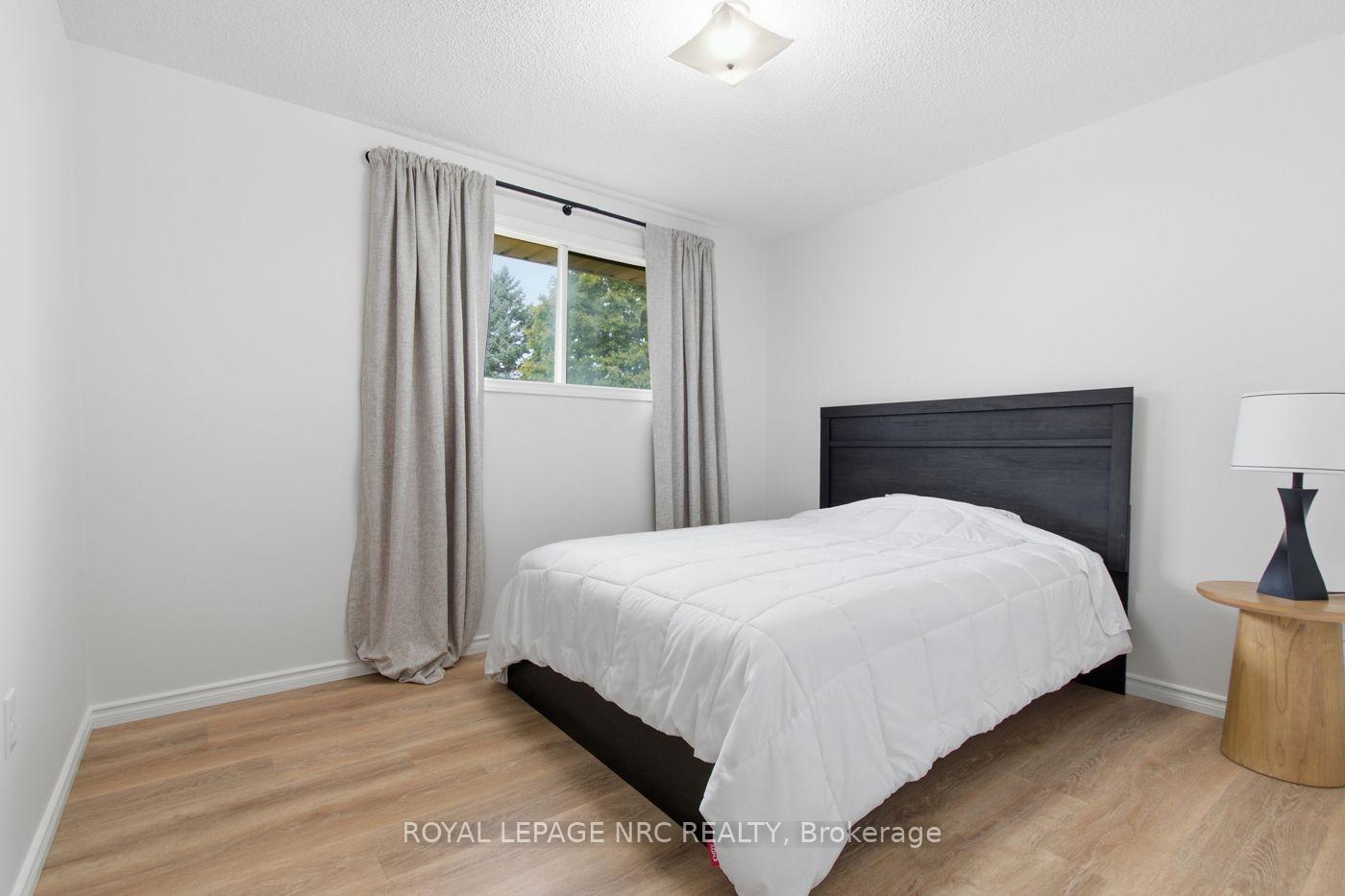 Photo 17 of 32 Crestcombe Road, St. Catharines, Ridley — HOMEH