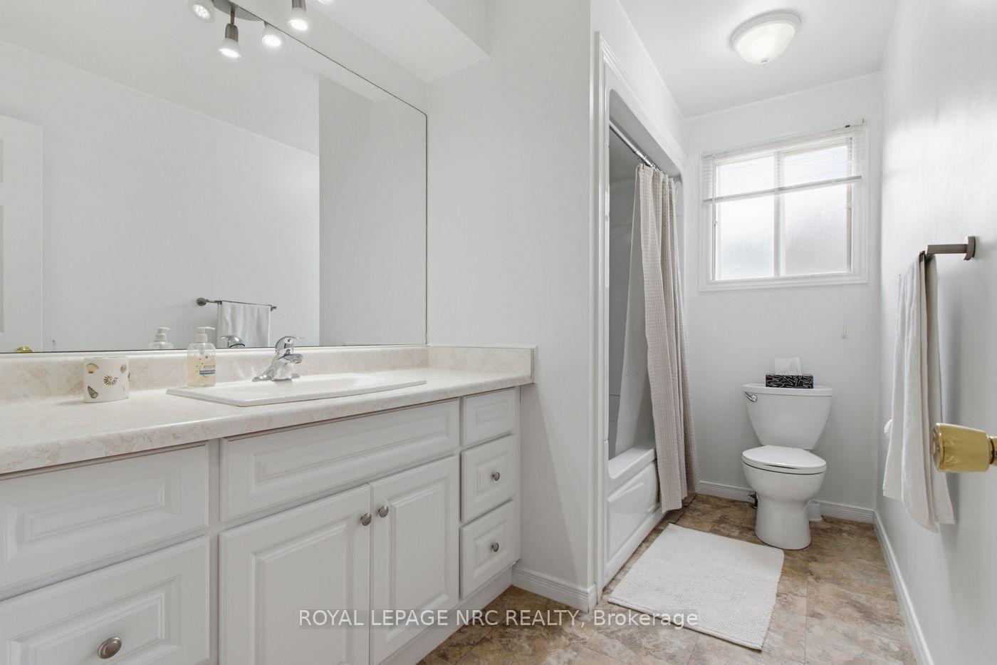 Photo 19 of 32 Crestcombe Road, St. Catharines, Ridley — HOMEH