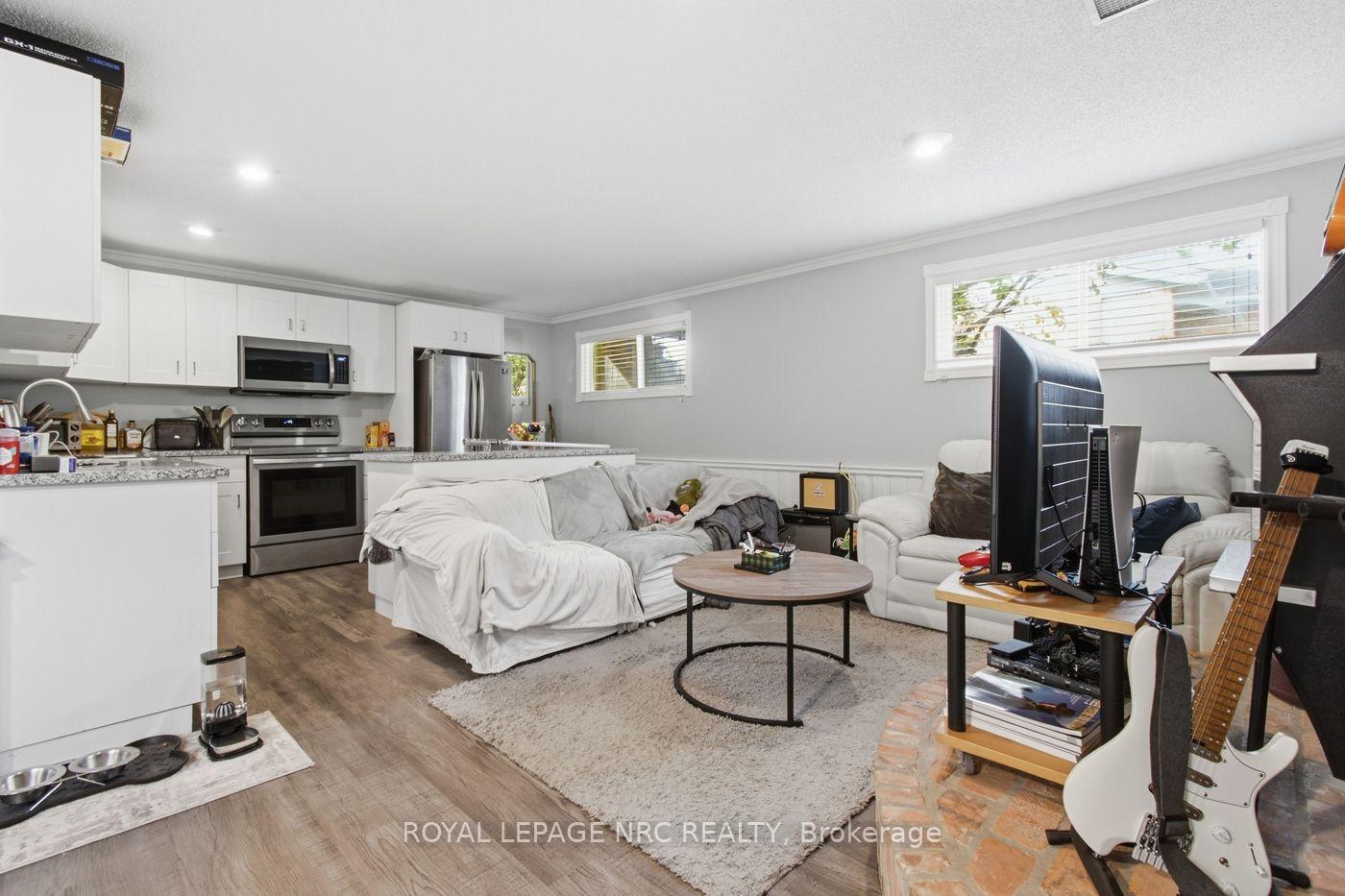 Photo 22 of 32 Crestcombe Road, St. Catharines, Ridley — HOMEH
