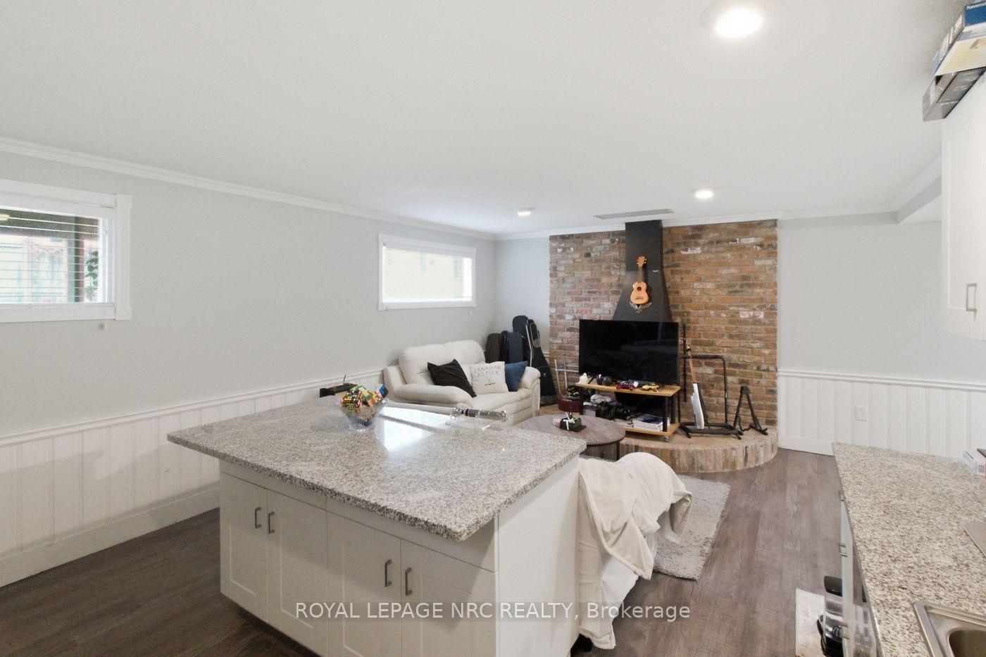 Photo 24 of 32 Crestcombe Road, St. Catharines, Ridley — HOMEH