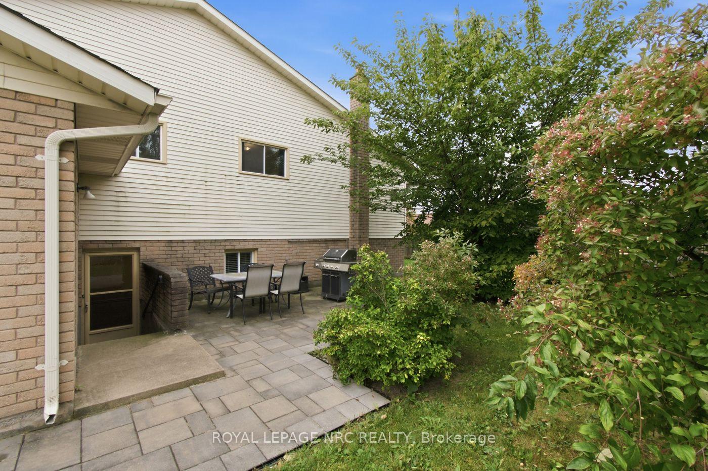 Photo 33 of 32 Crestcombe Road, St. Catharines, Ridley — HOMEH