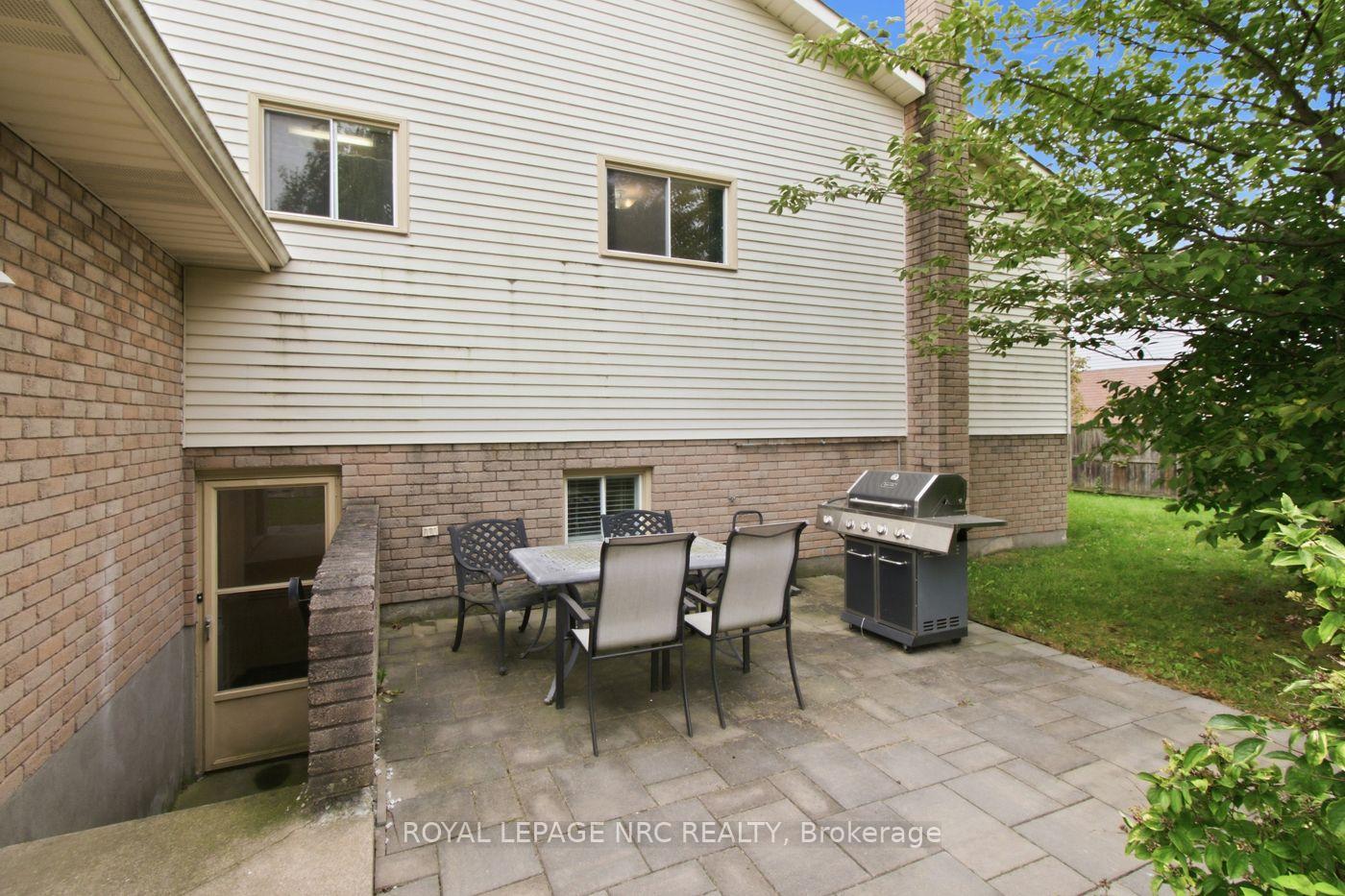 Photo 34 of 32 Crestcombe Road, St. Catharines, Ridley — HOMEH