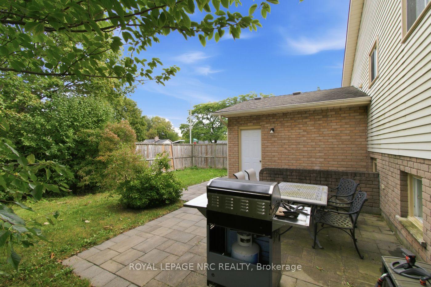 Photo 35 of 32 Crestcombe Road, St. Catharines, Ridley — HOMEH