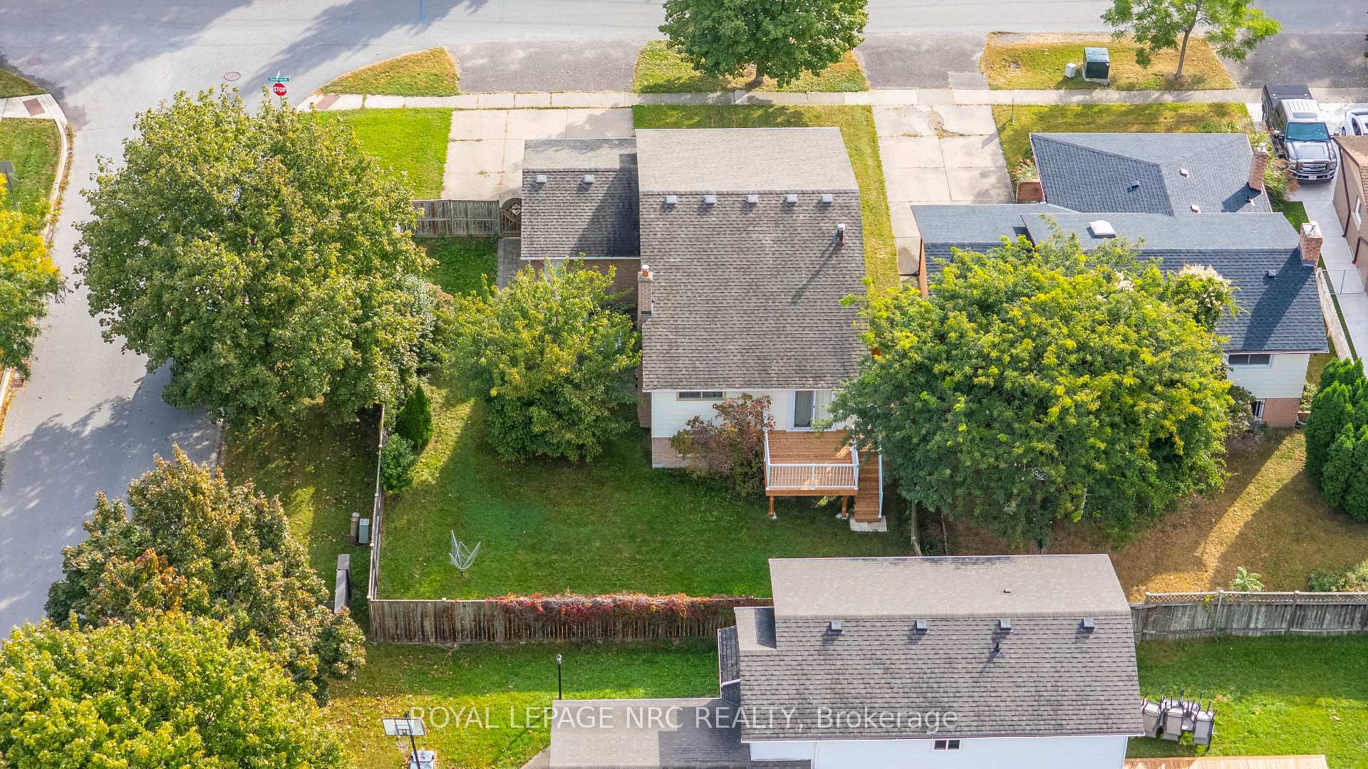 Photo 41 of 32 Crestcombe Road, St. Catharines, Ridley — HOMEH