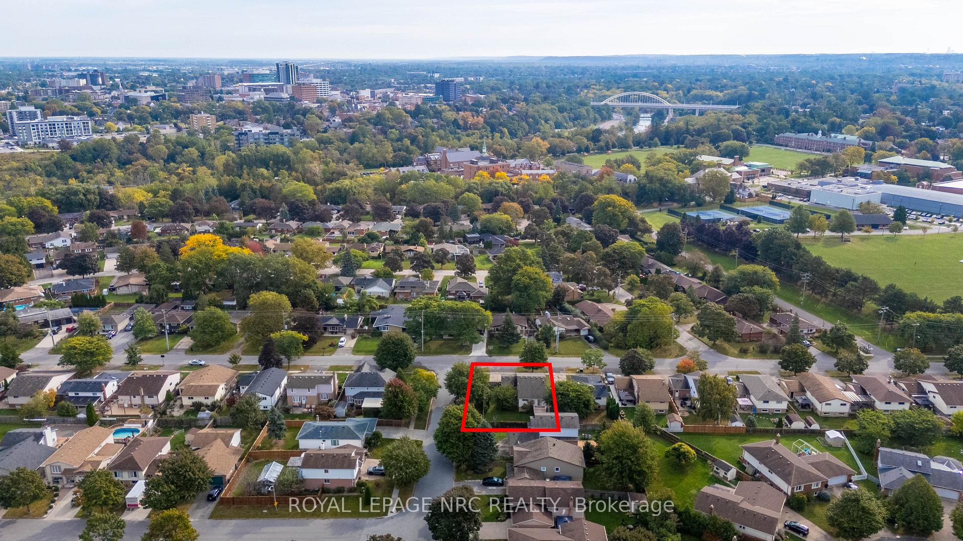 Photo 42 of 32 Crestcombe Road, St. Catharines, Ridley — HOMEH