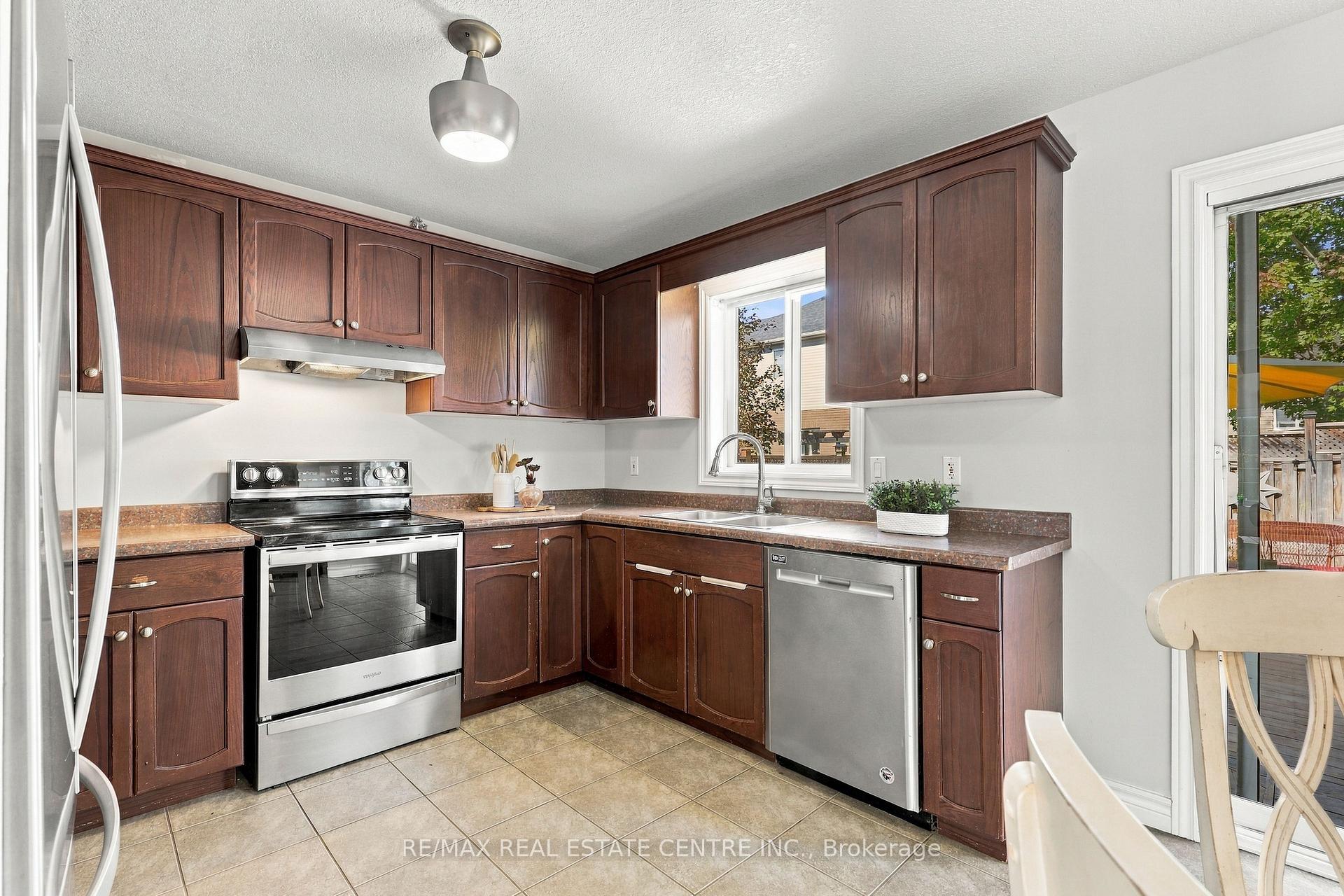 Photo 16 of 34 Mcmaster Road, Orangeville — HOMEH
