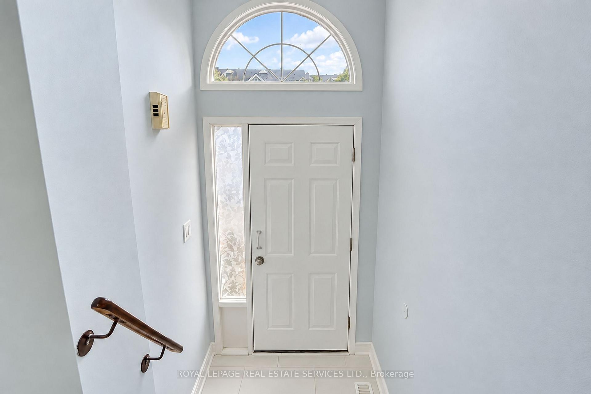 Photo 3 of Unit 10, 10 Reidmount Avenue, Scarborough, Agincourt South-Malvern West — HOMEH
