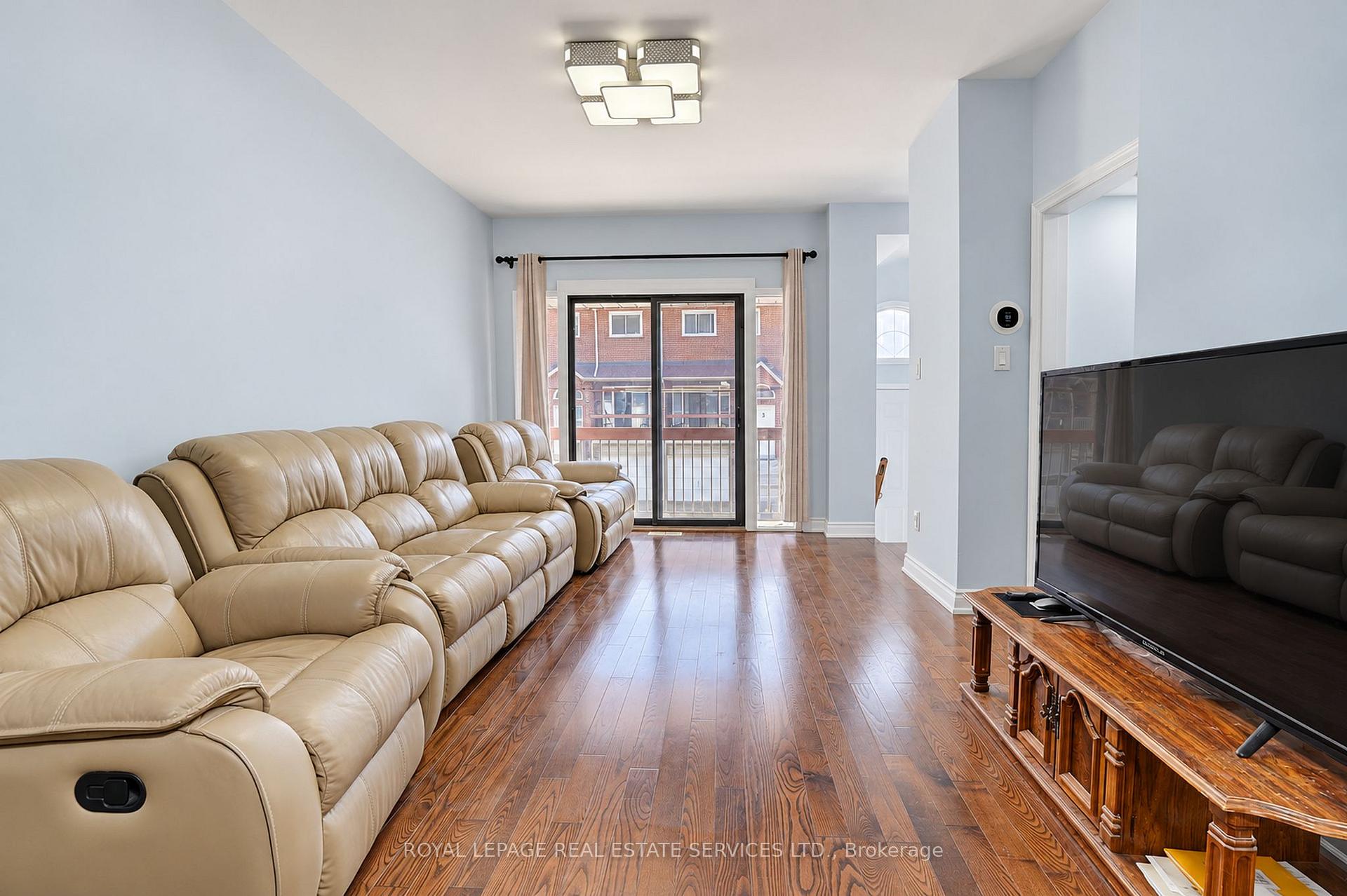 Photo 7 of Unit 10, 10 Reidmount Avenue, Scarborough, Agincourt South-Malvern West — HOMEH