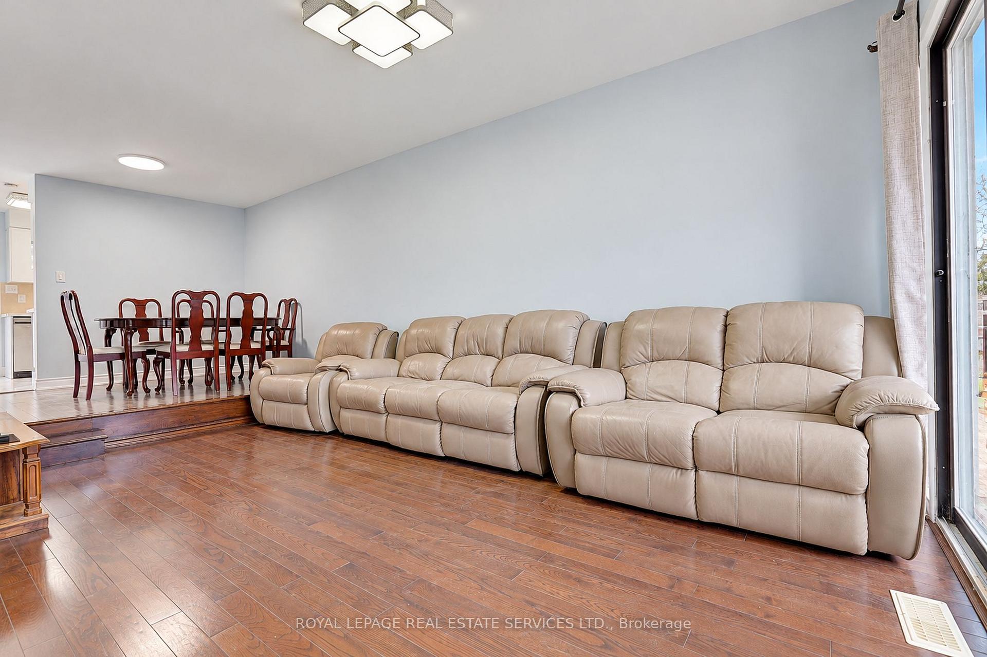 Photo 9 of Unit 10, 10 Reidmount Avenue, Scarborough, Agincourt South-Malvern West — HOMEH