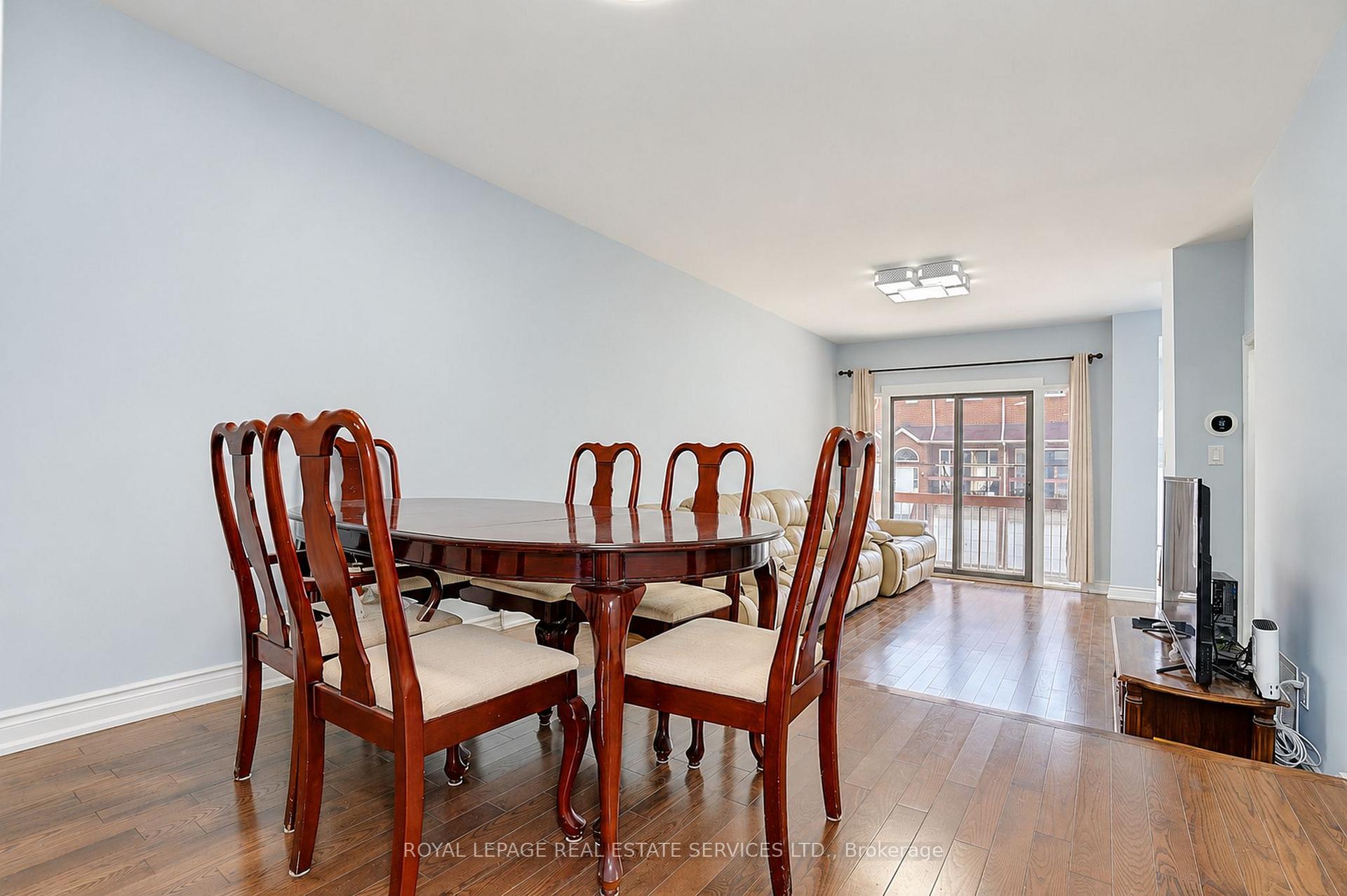 Photo 13 of Unit 10, 10 Reidmount Avenue, Scarborough, Agincourt South-Malvern West — HOMEH
