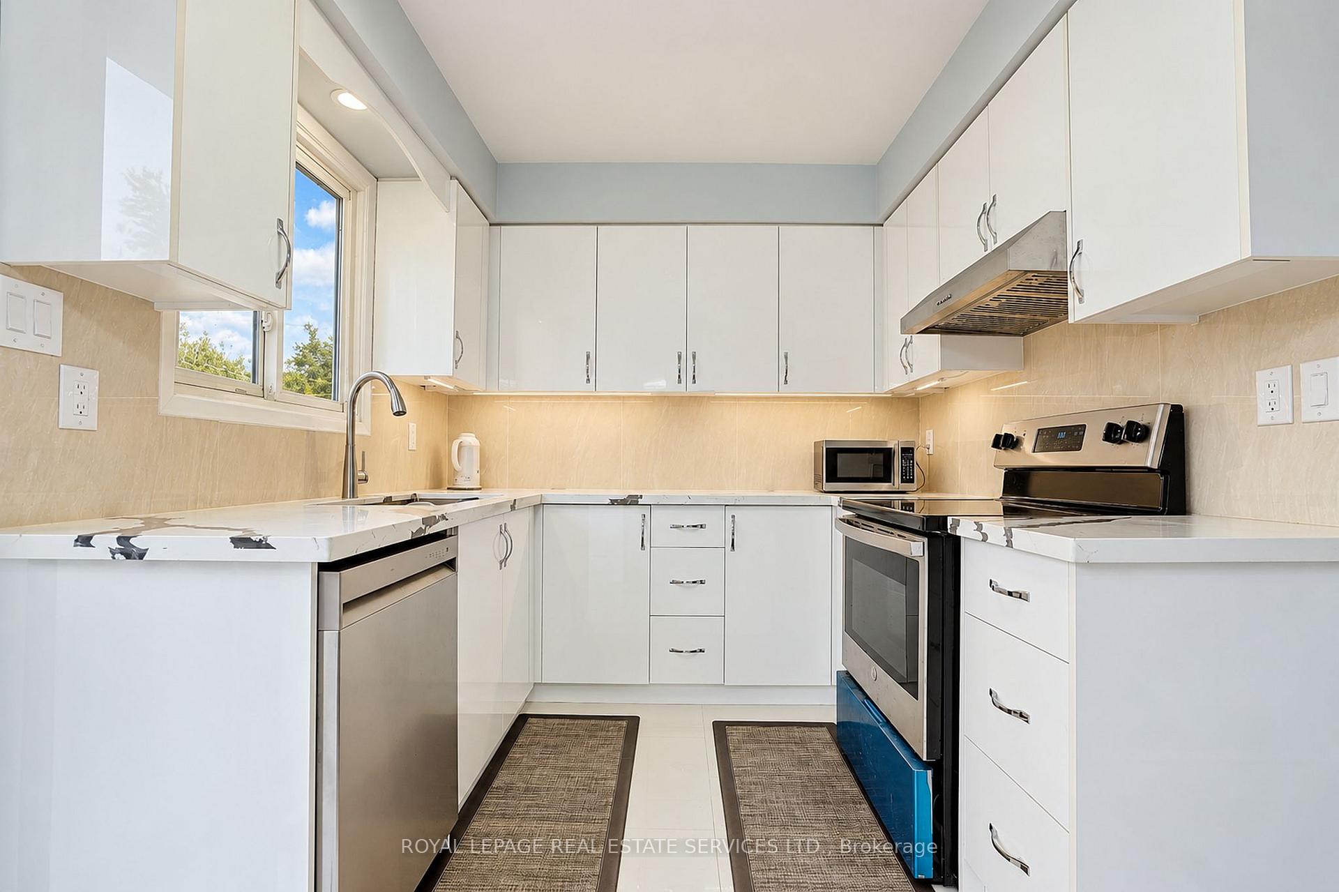 Photo 14 of Unit 10, 10 Reidmount Avenue, Scarborough, Agincourt South-Malvern West — HOMEH