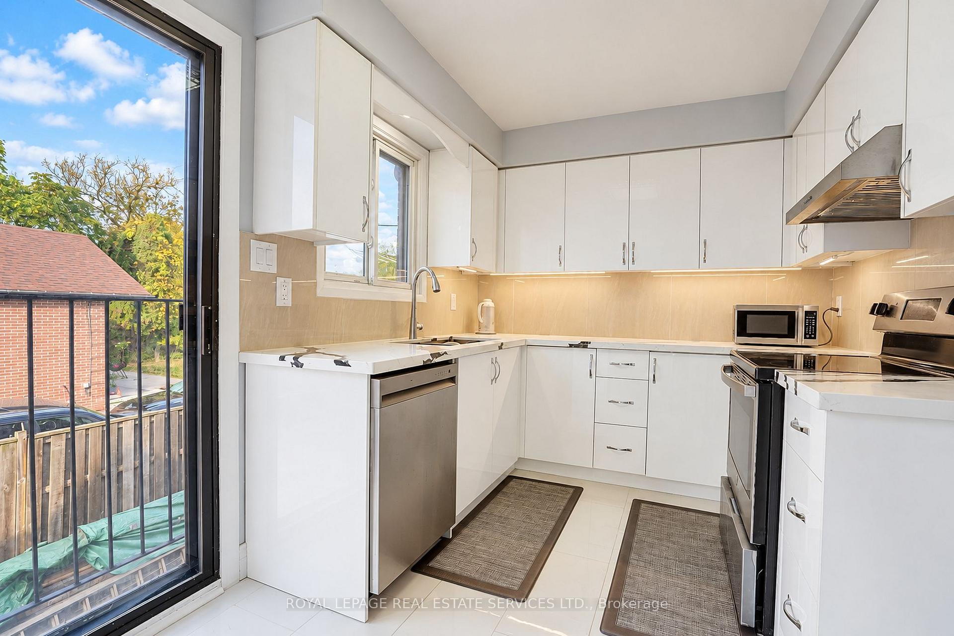 Photo 17 of Unit 10, 10 Reidmount Avenue, Scarborough, Agincourt South-Malvern West — HOMEH