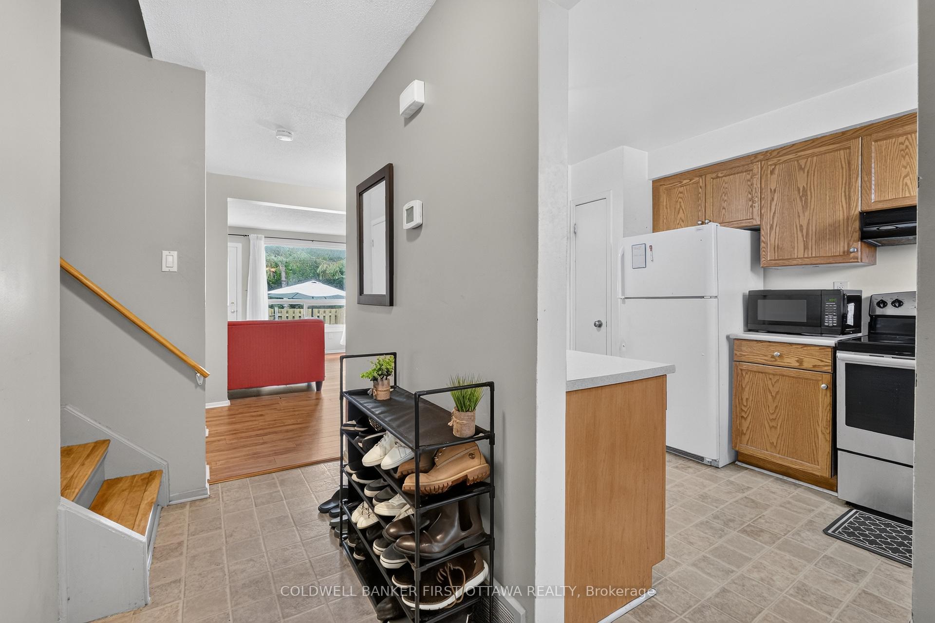 Photo 4 of Unit 98, 1444 Palmerston Drive, Ottawa, Carson Grove — HOMEH