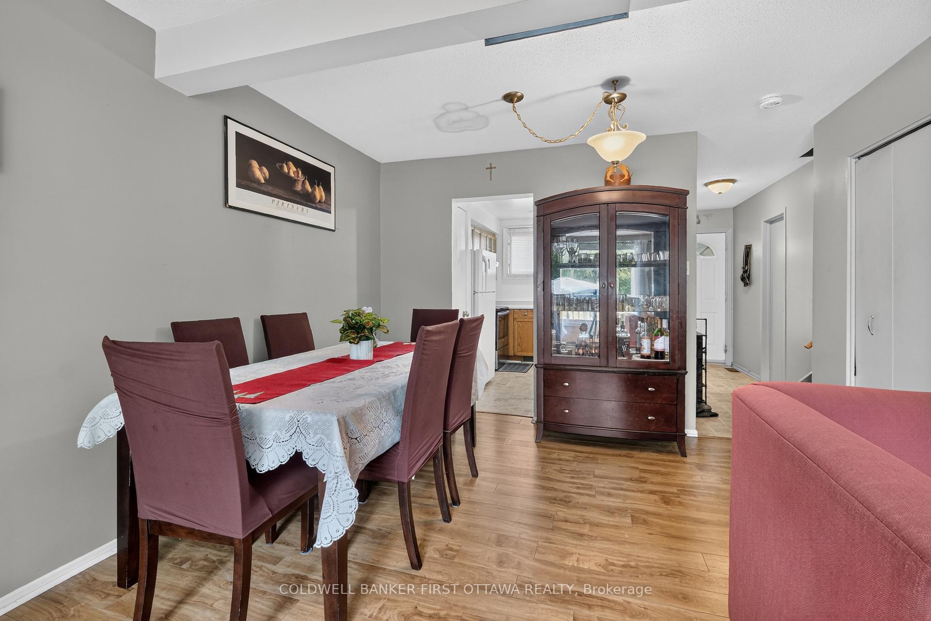 Photo 9 of Unit 98, 1444 Palmerston Drive, Ottawa, Carson Grove — HOMEH