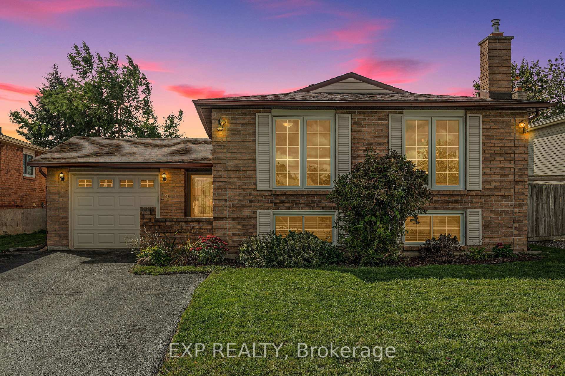 Photo 2 of 12 Craig Crescent, Barrie, Sunnidale — HOMEH