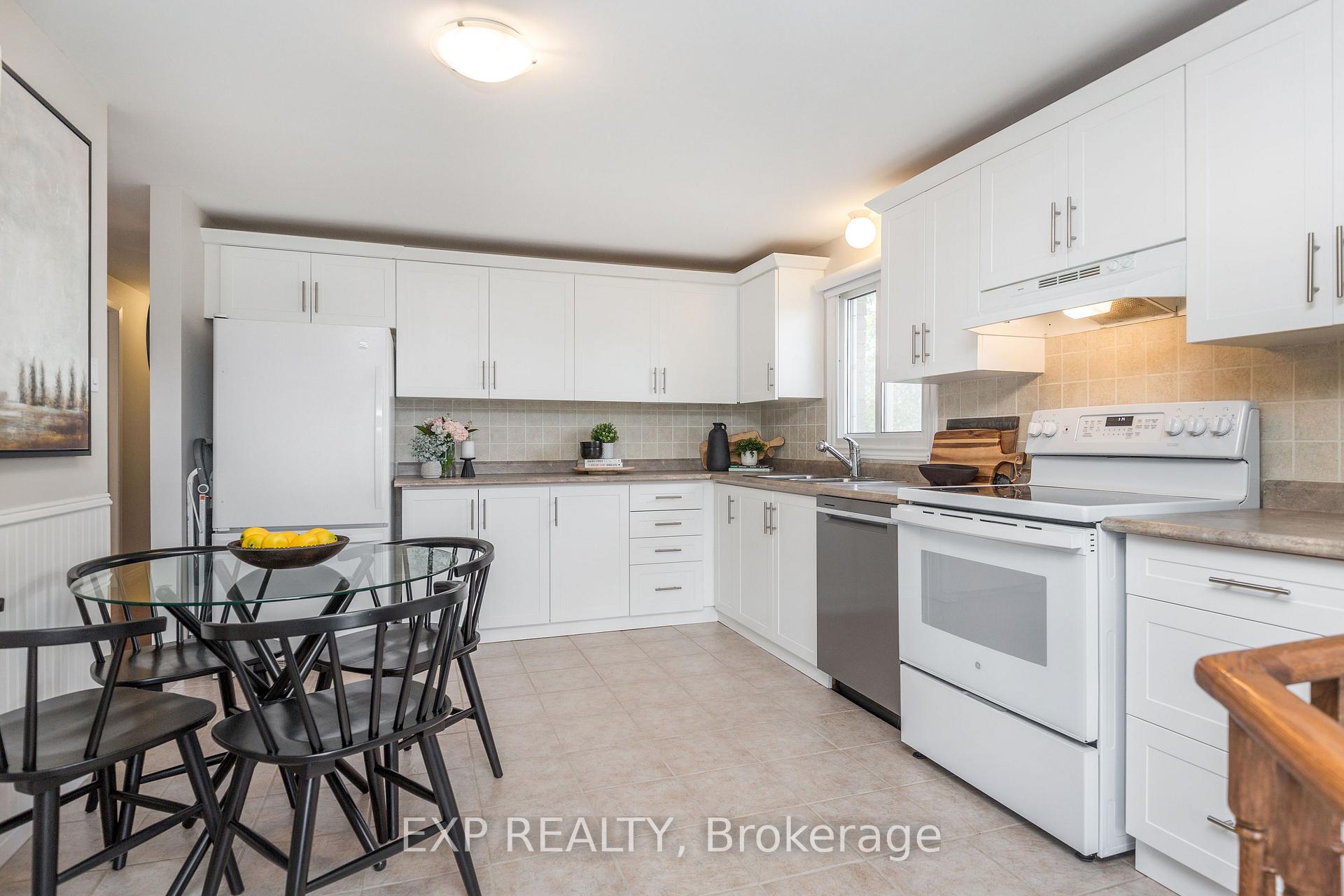 Photo 5 of 12 Craig Crescent, Barrie, Sunnidale — HOMEH