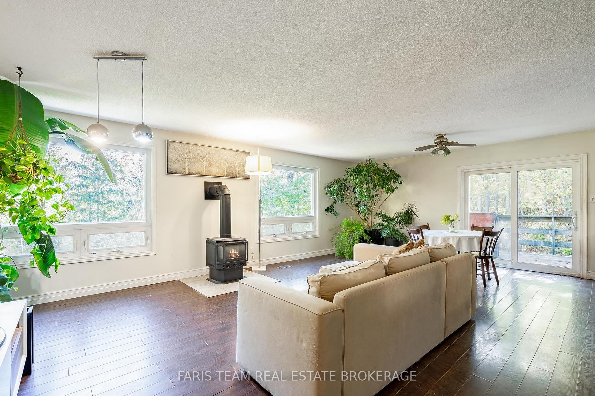 Photo 12 of 29 Oneida Avenue, Oro-Medonte, Sugarbush — HOMEH