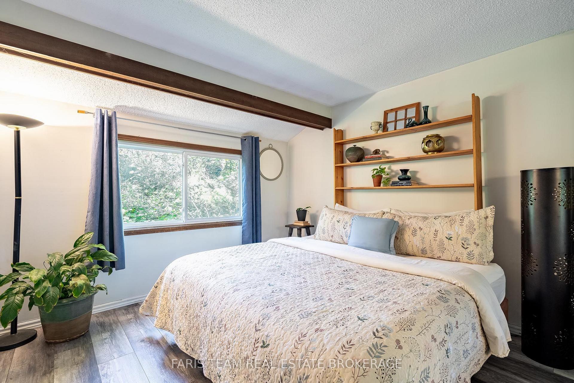 Photo 13 of 29 Oneida Avenue, Oro-Medonte, Sugarbush — HOMEH