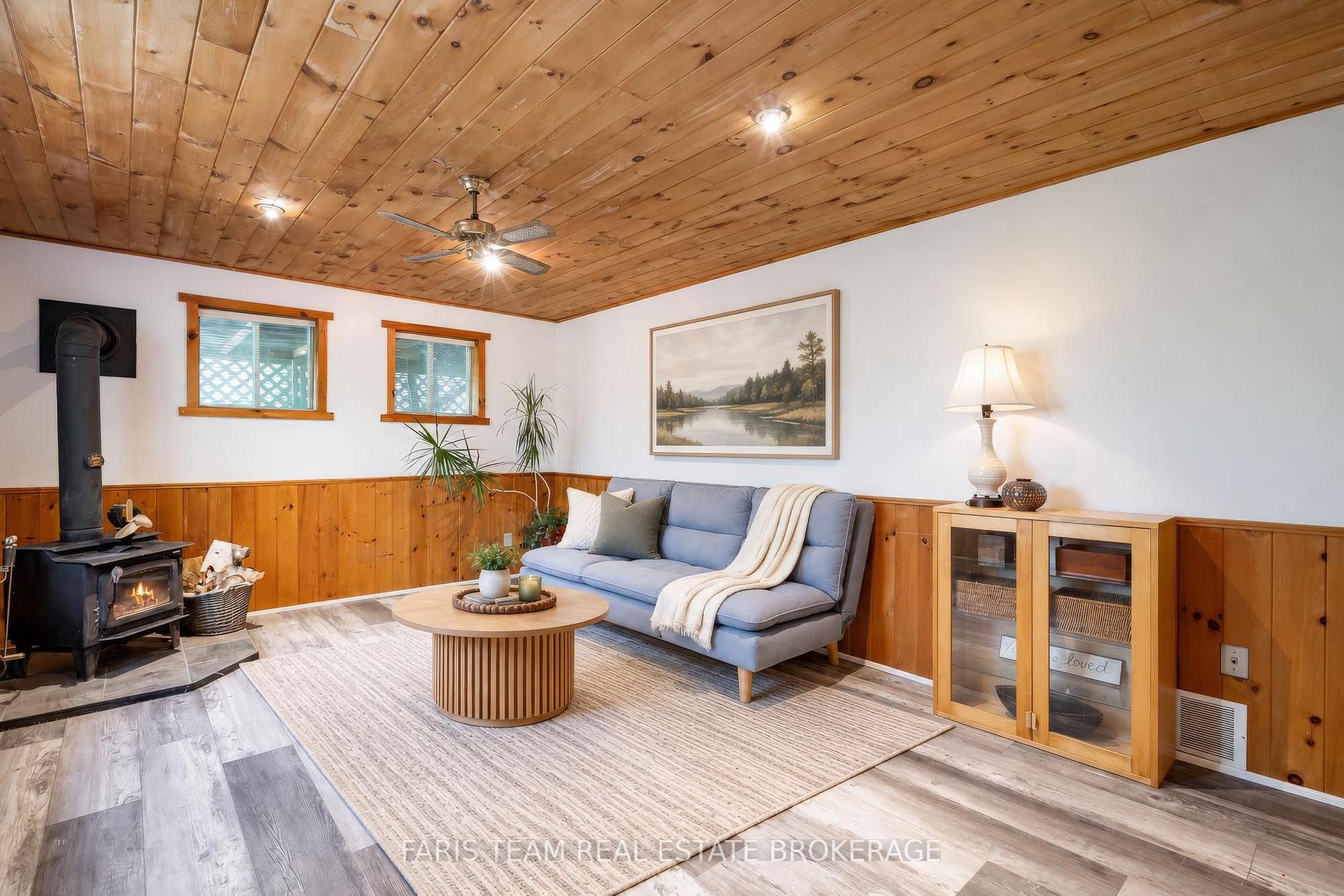Photo 16 of 29 Oneida Avenue, Oro-Medonte, Sugarbush — HOMEH