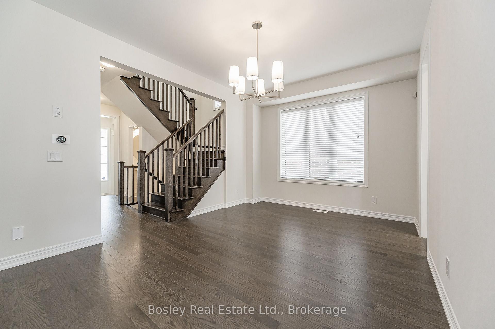 Photo 10 of 117 Haldimand Street, Kitchener, Huron Park — HOMEH