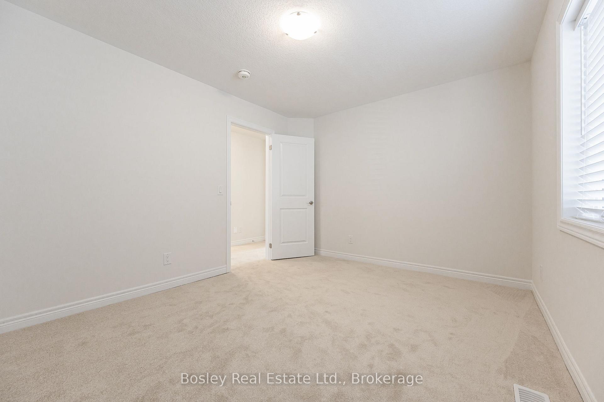 Photo 33 of 117 Haldimand Street, Kitchener, Huron Park — HOMEH