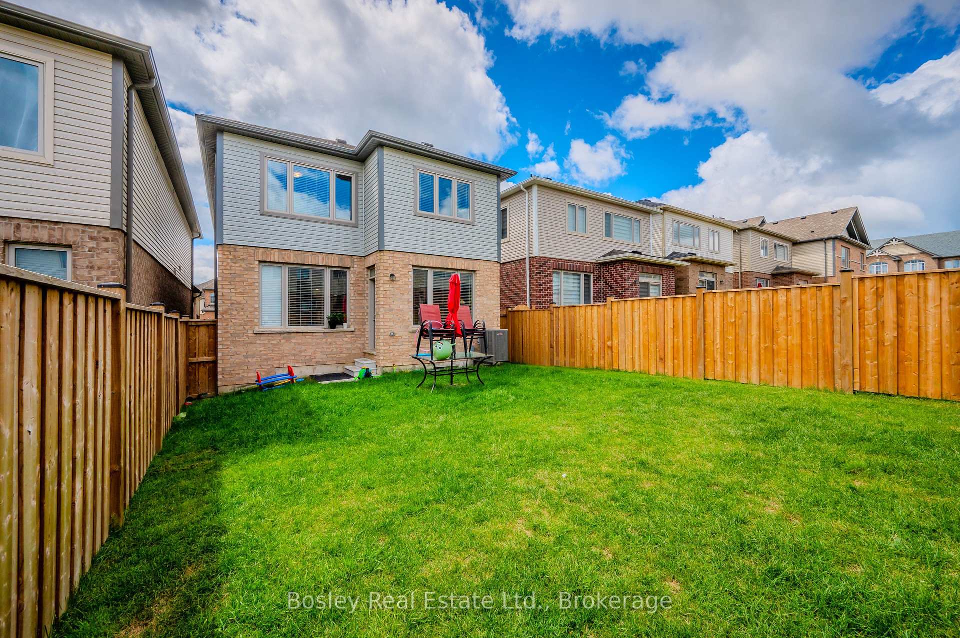 Photo 40 of 117 Haldimand Street, Kitchener, Huron Park — HOMEH