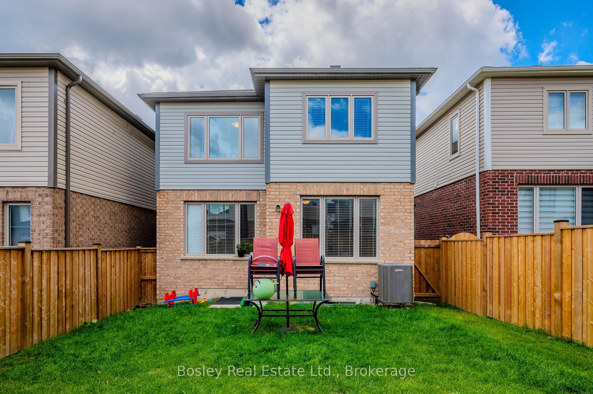 Photo 42 of 117 Haldimand Street, Kitchener, Huron Park — HOMEH