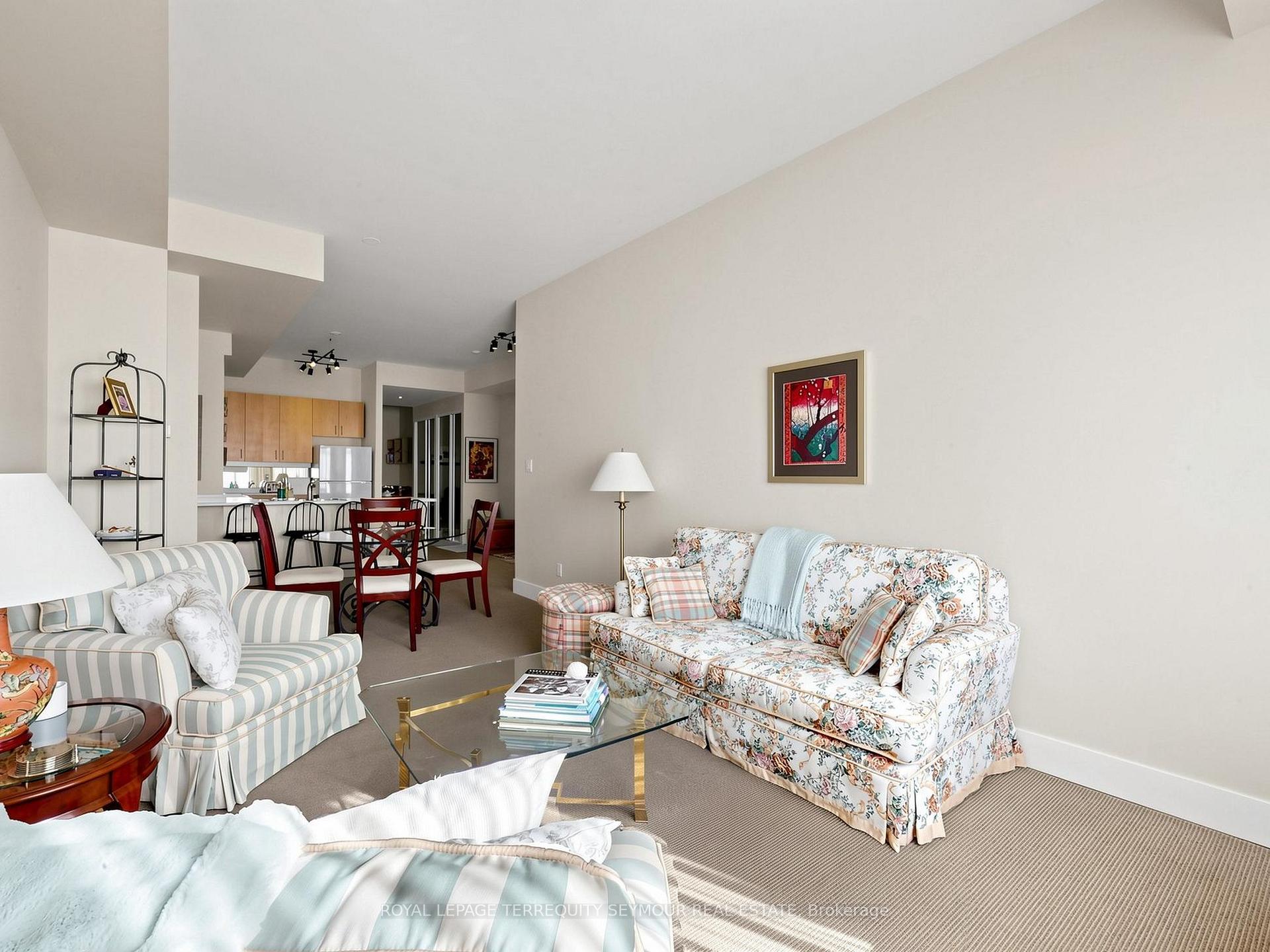 Photo 6 of Unit 401, 562 Eglinton Avenue E, Toronto, Mount Pleasant East — HOMEH