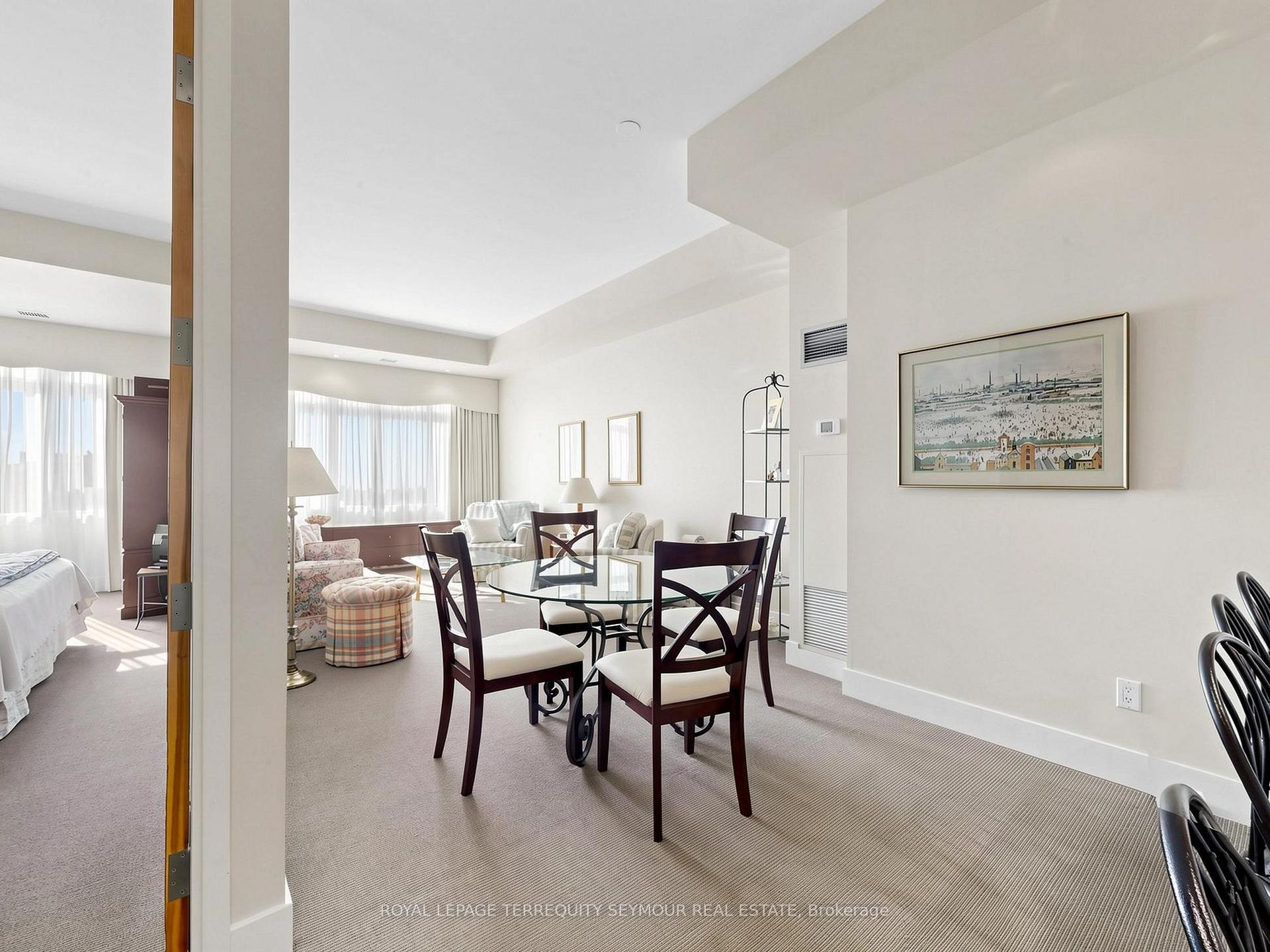 Photo 8 of Unit 401, 562 Eglinton Avenue E, Toronto, Mount Pleasant East — HOMEH