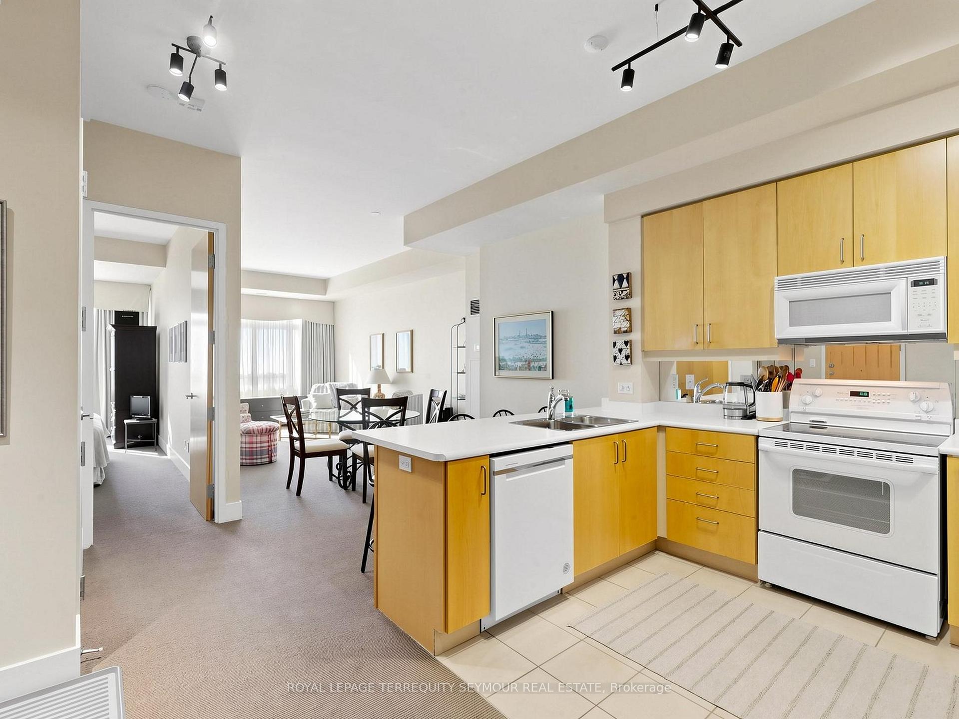 Photo 10 of Unit 401, 562 Eglinton Avenue E, Toronto, Mount Pleasant East — HOMEH