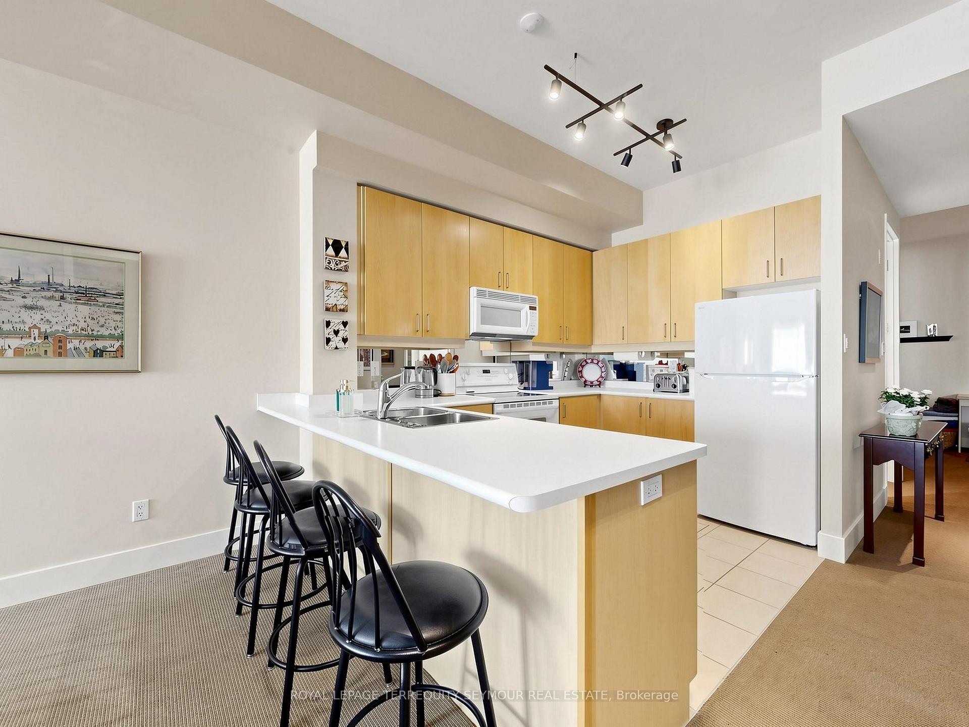 Photo 14 of Unit 401, 562 Eglinton Avenue E, Toronto, Mount Pleasant East — HOMEH