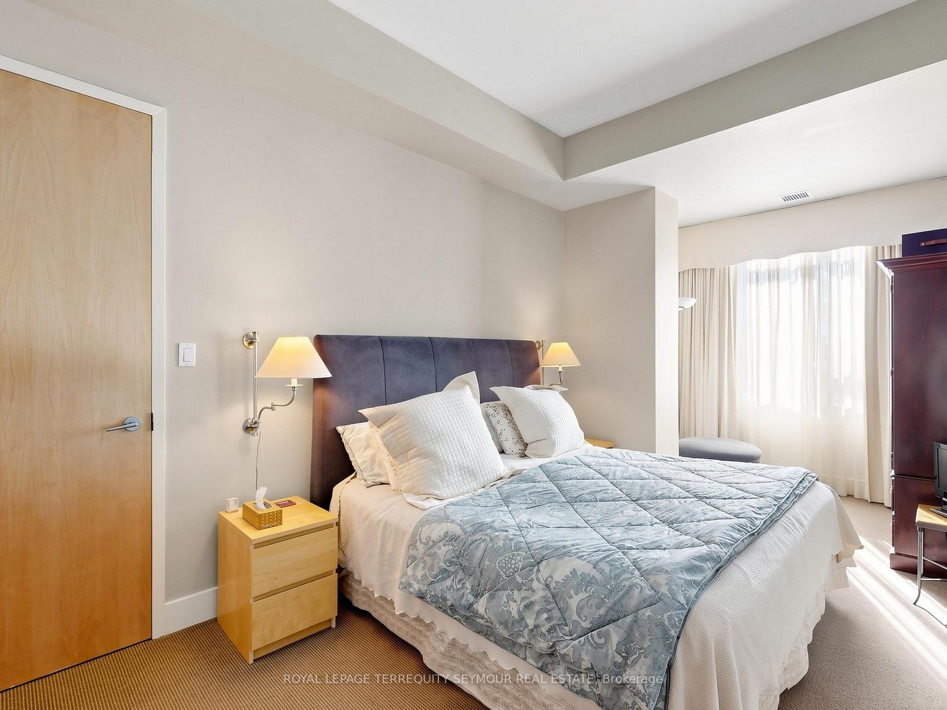 Photo 16 of Unit 401, 562 Eglinton Avenue E, Toronto, Mount Pleasant East — HOMEH