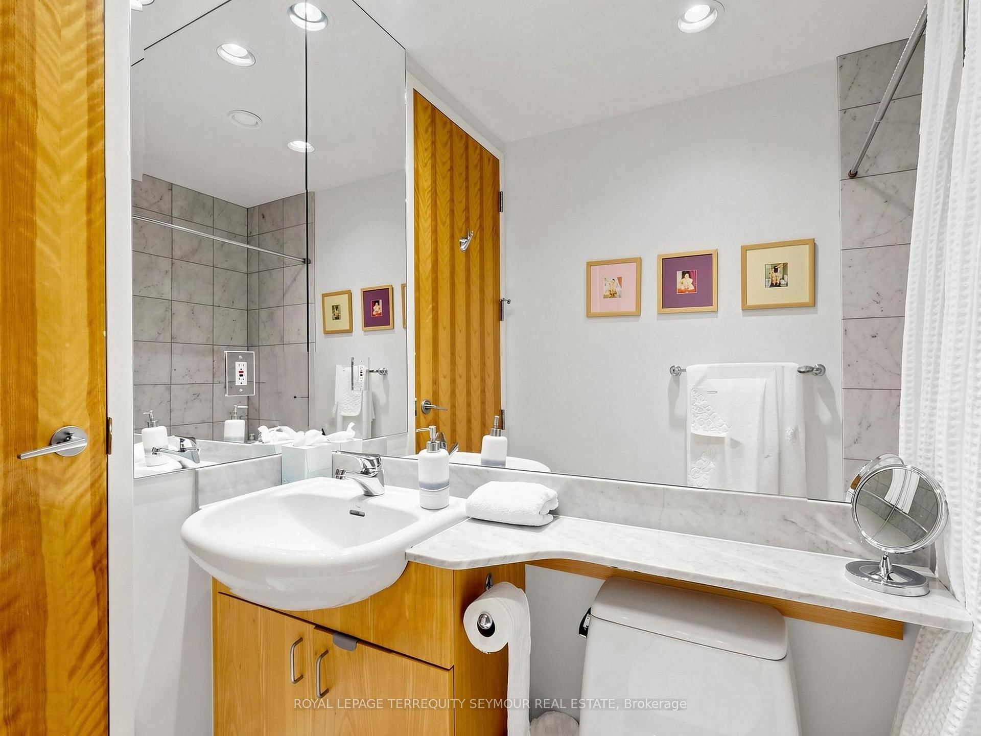 Photo 23 of Unit 401, 562 Eglinton Avenue E, Toronto, Mount Pleasant East — HOMEH
