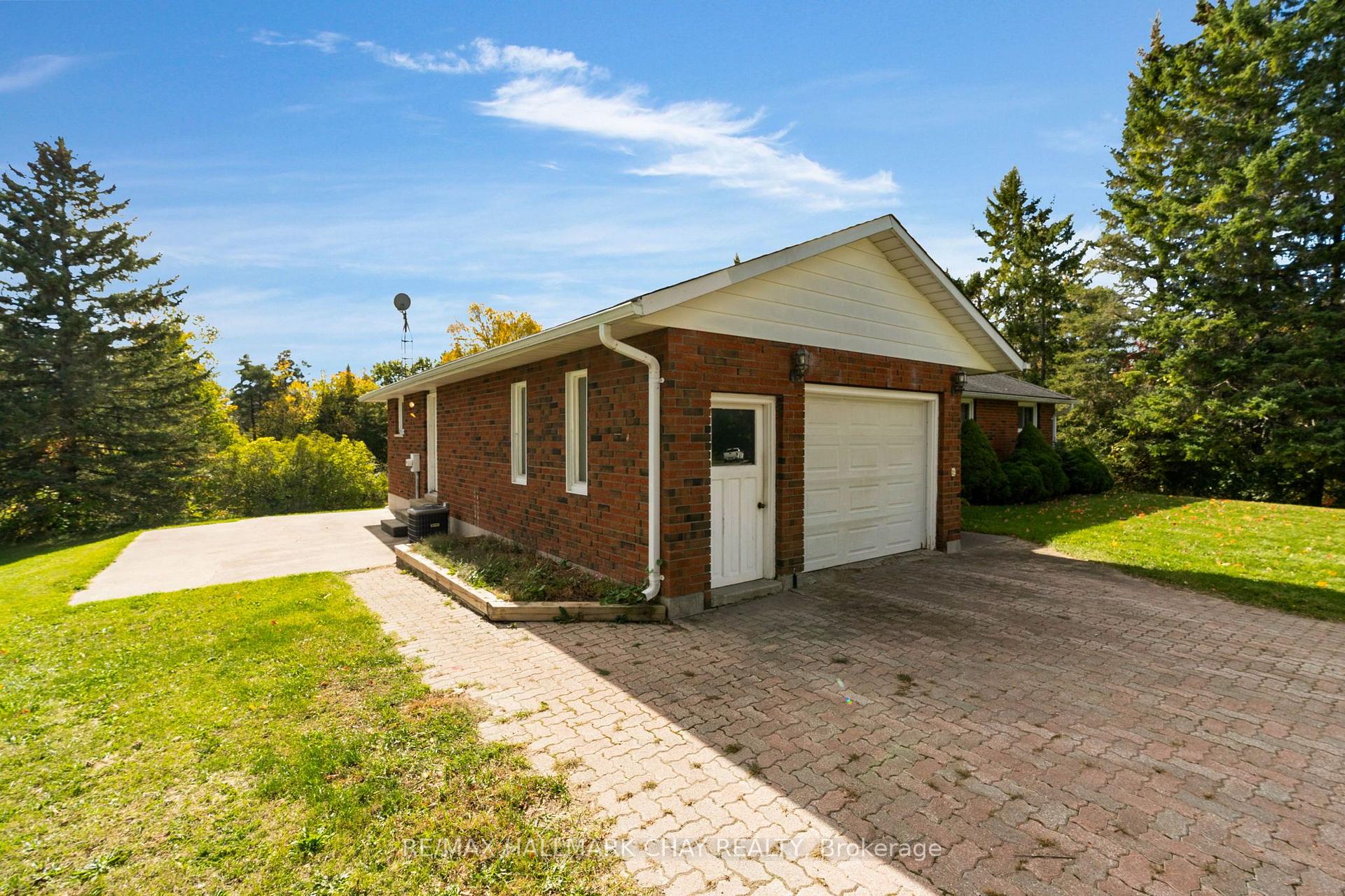 Photo 3 of 1855 Sunnidale Road, Springwater, Rural Springwater — HOMEH