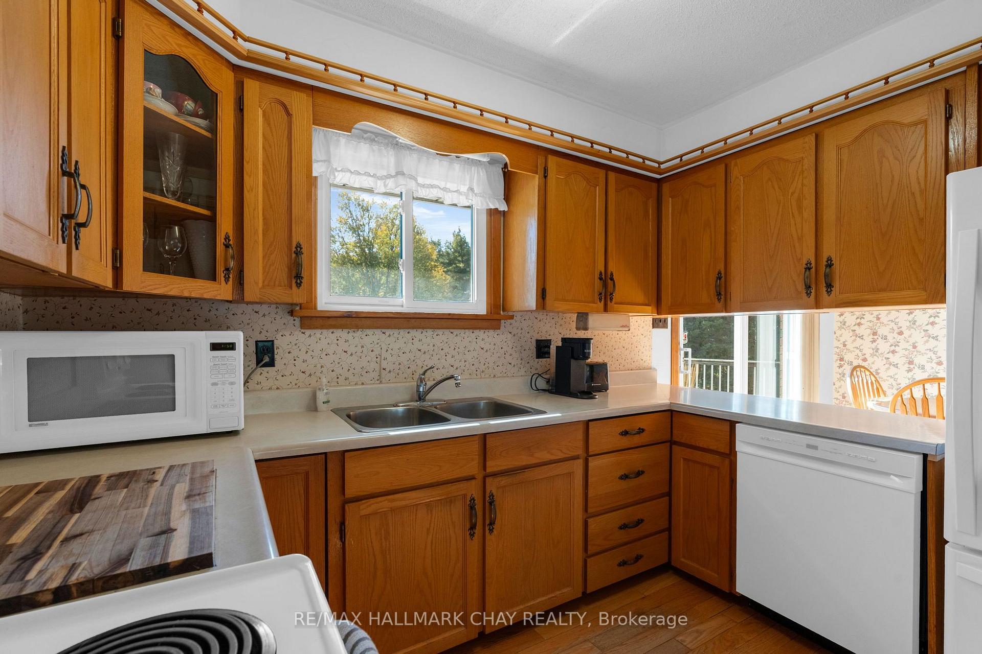 Photo 8 of 1855 Sunnidale Road, Springwater, Rural Springwater — HOMEH