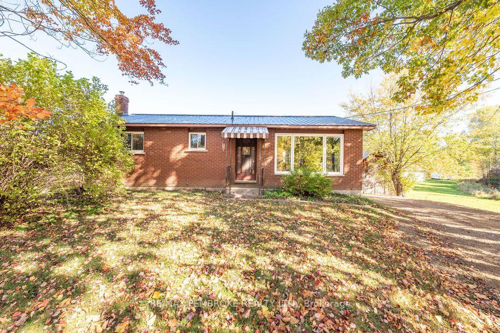 Photo 2 of 37800 41 Highway, North Algona Wilberforce, North Algona/Wilberforce Twp — HOMEH