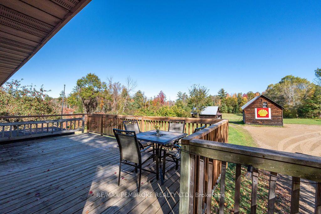 Photo 5 of 37800 41 Highway, North Algona Wilberforce, North Algona/Wilberforce Twp — HOMEH