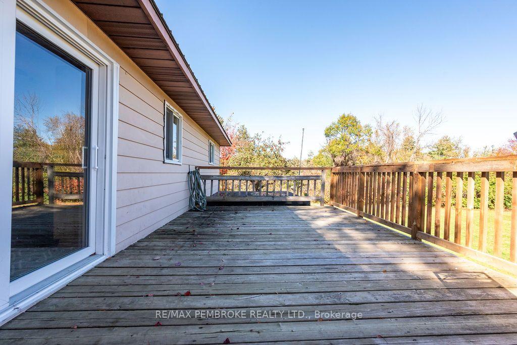 Photo 8 of 37800 41 Highway, North Algona Wilberforce, North Algona/Wilberforce Twp — HOMEH