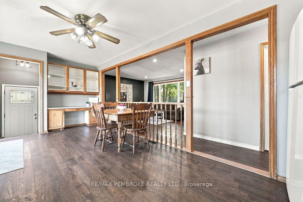 Photo 11 of 37800 41 Highway, North Algona Wilberforce, North Algona/Wilberforce Twp — HOMEH
