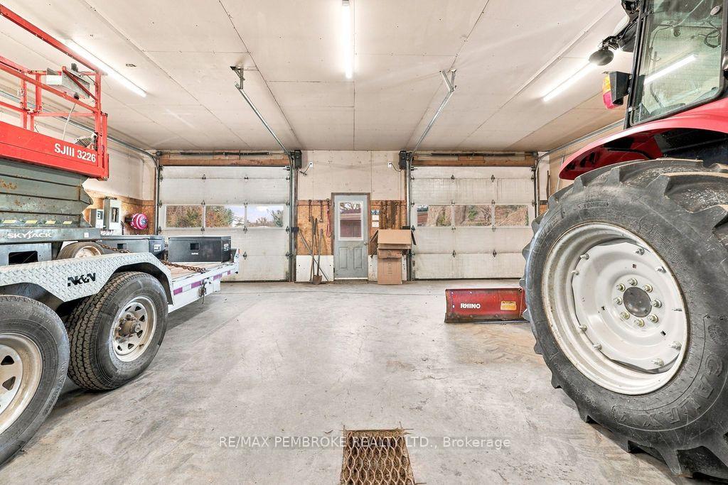 Photo 32 of 37800 41 Highway, North Algona Wilberforce, North Algona/Wilberforce Twp — HOMEH