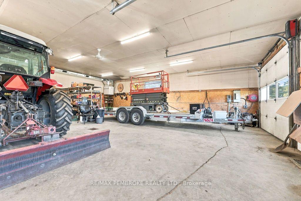 Photo 33 of 37800 41 Highway, North Algona Wilberforce, North Algona/Wilberforce Twp — HOMEH