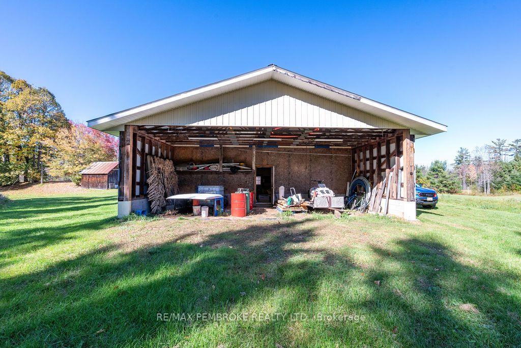 Photo 36 of 37800 41 Highway, North Algona Wilberforce, North Algona/Wilberforce Twp — HOMEH