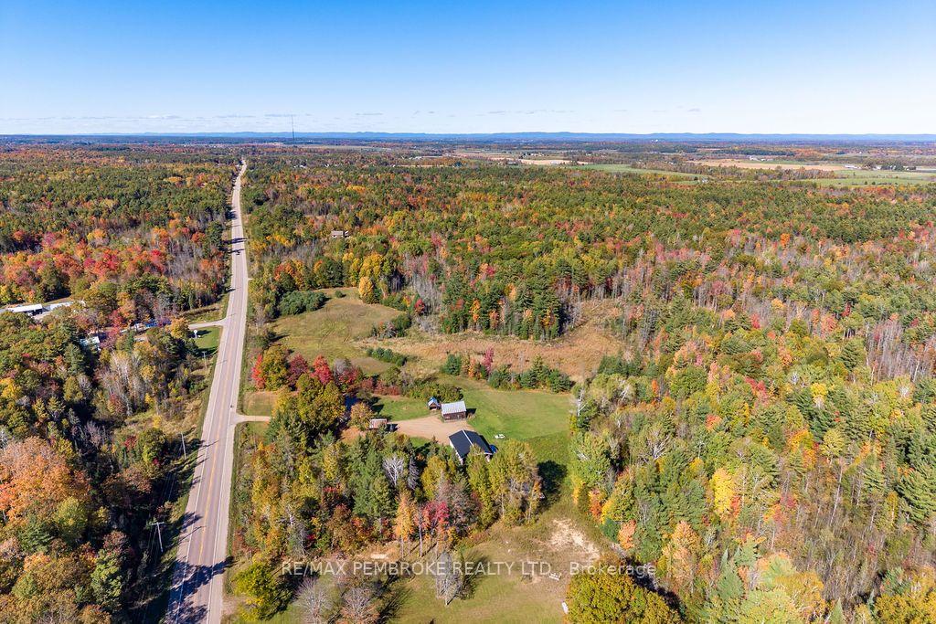 Photo 45 of 37800 41 Highway, North Algona Wilberforce, North Algona/Wilberforce Twp — HOMEH