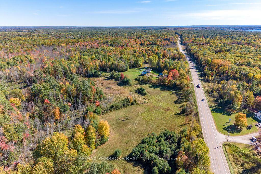 Photo 46 of 37800 41 Highway, North Algona Wilberforce, North Algona/Wilberforce Twp — HOMEH
