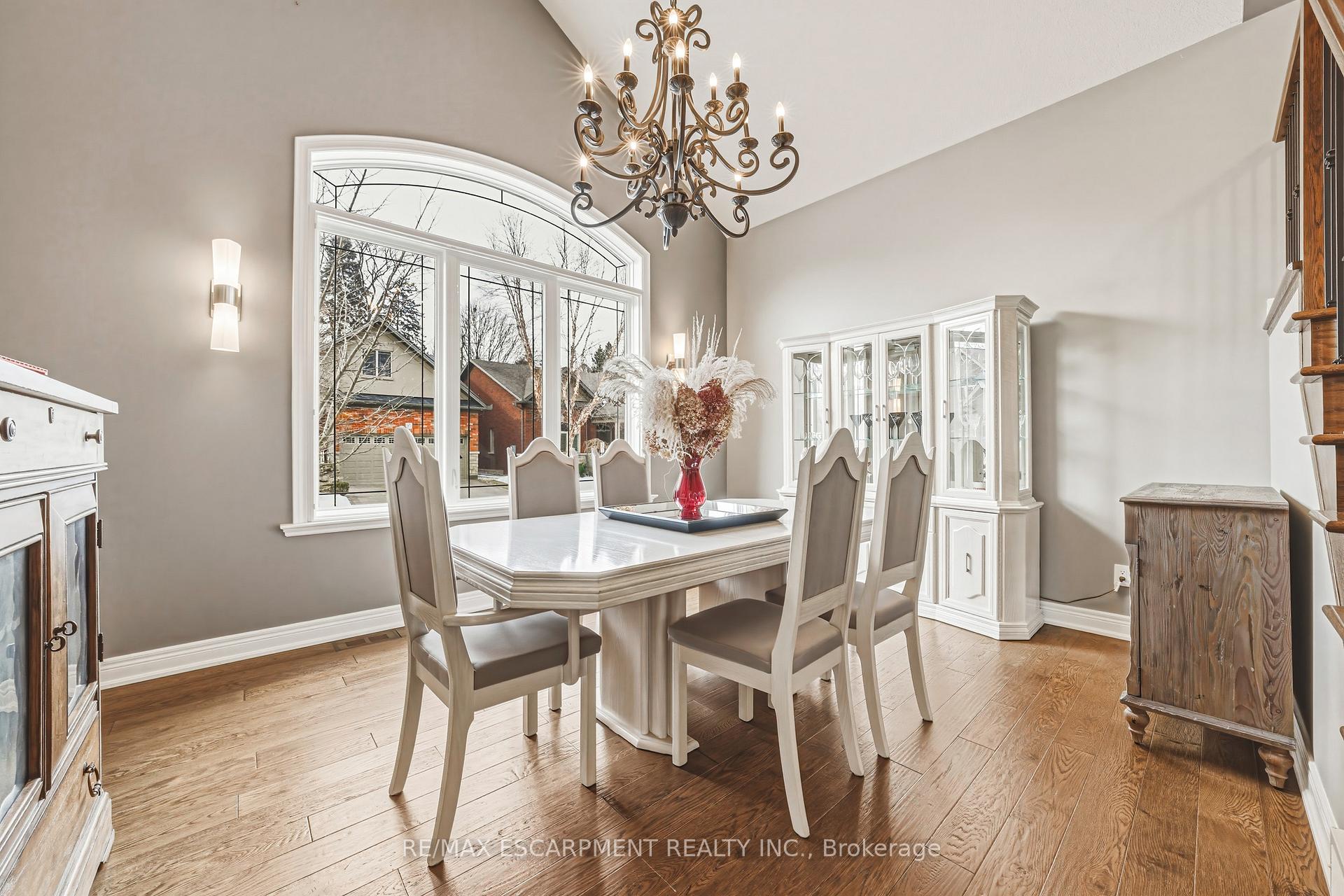 Photo 6 of Unit 3, 976 Shadeland Avenue, Burlington, LaSalle — HOMEH
