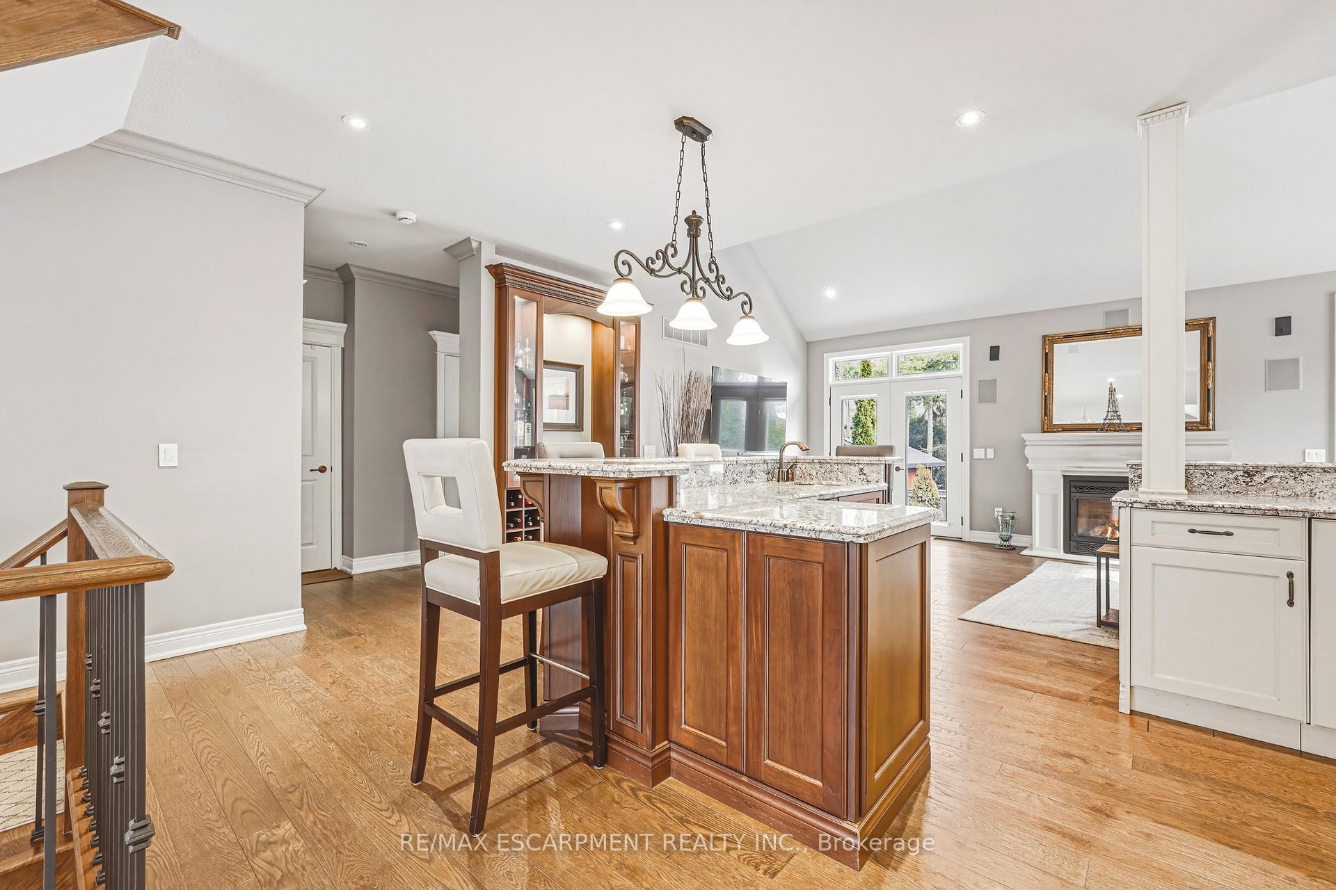 Photo 8 of Unit 3, 976 Shadeland Avenue, Burlington, LaSalle — HOMEH